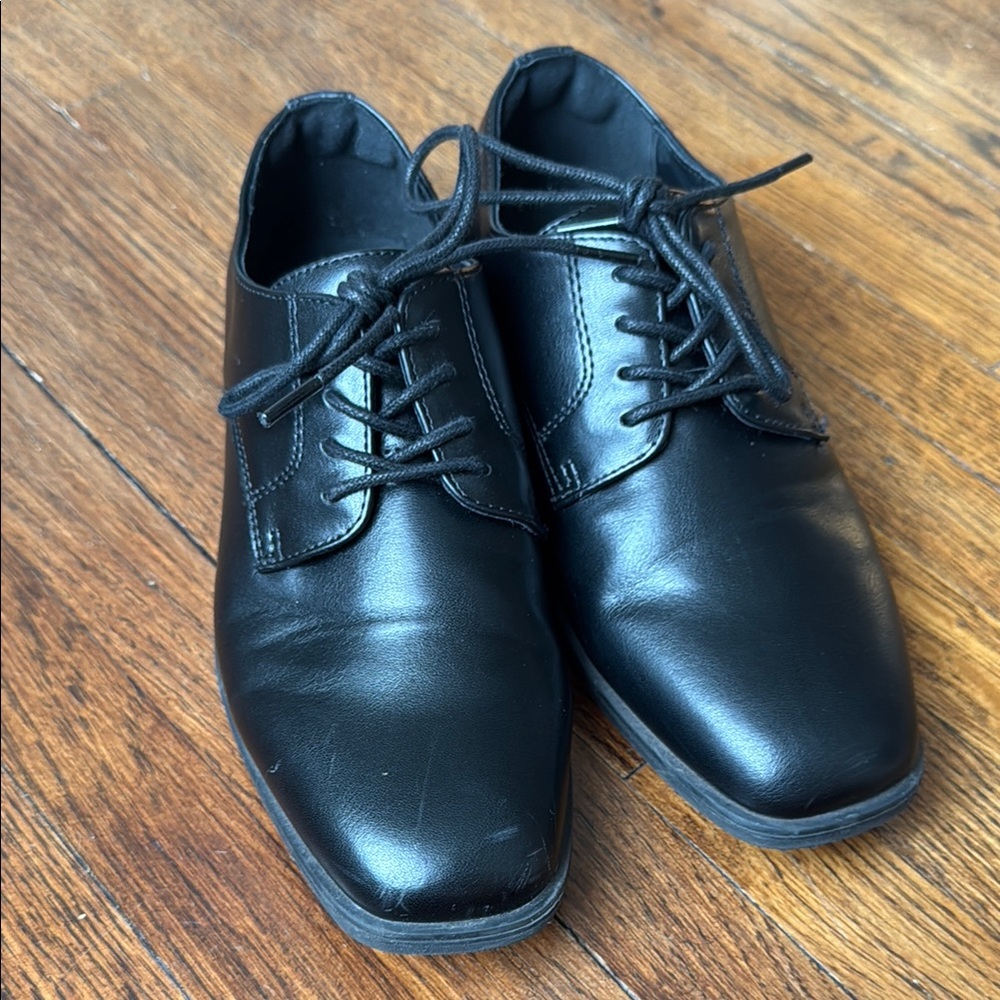 Nordstrom boys teddy black dress shoe, size 2